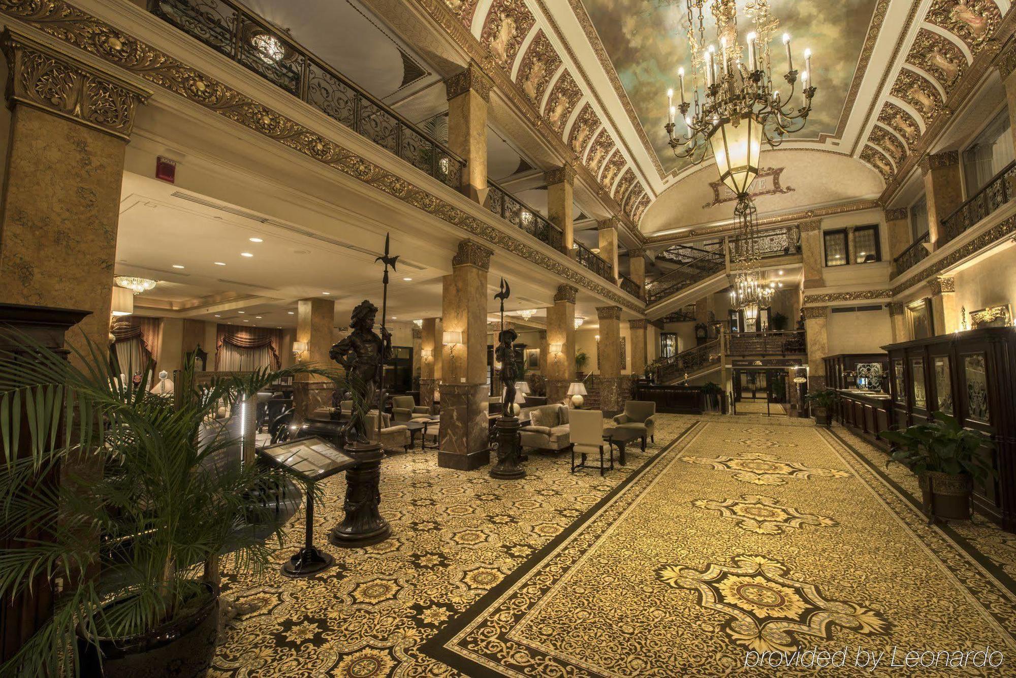 The Pfister Hotel Милуоки Екстериор снимка